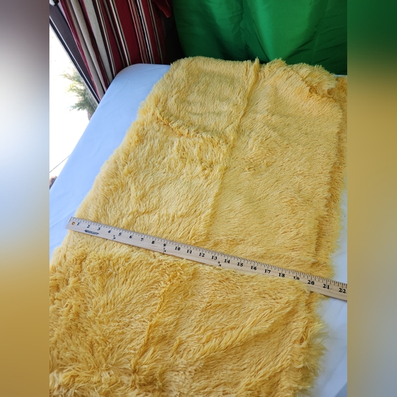 Uhamho Faux Fur Velvety Fluffy Bedding - Picture 2 of 5